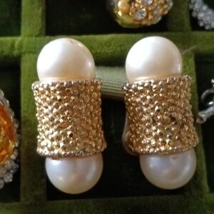 Earrings clip on goldstone pearl